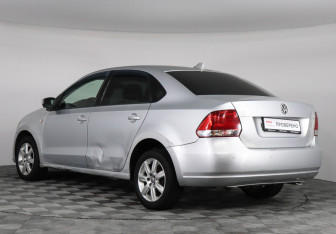 Подержанный автомобиль Volkswagen Polo Sedan 2012 года (4 фото)