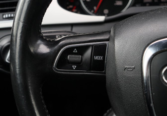 Подержанный автомобиль Audi A4 Sedan 2011 года (21 фото)