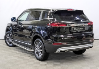 Подержанный автомобиль Geely Atlas Pro 2023 года (7 фото)