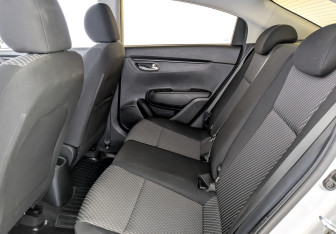 Подержанный автомобиль Kia Rio Sedan 2018 года (12 фото)