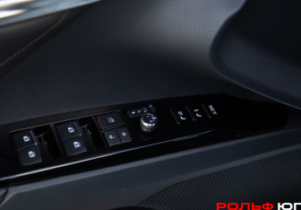 Подержанный автомобиль Toyota Camry Sedan 2018 года (19 фото)