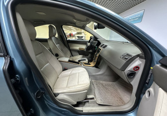 Подержанный автомобиль Volvo S40 2008 года (10 фото)