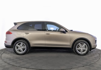 Подержанный автомобиль Porsche Cayenne 2014 года (4 фото)