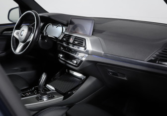 Подержанный автомобиль BMW X3 2018 года (9 фото)