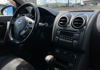 Подержанный автомобиль Nissan Qashqai+2 2012 года (9 фото)