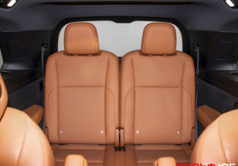 Подержанный автомобиль LiXiang L9 2023 года (11 фото)