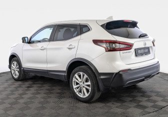 Подержанный автомобиль Nissan Qashqai 2021 года (7 фото)