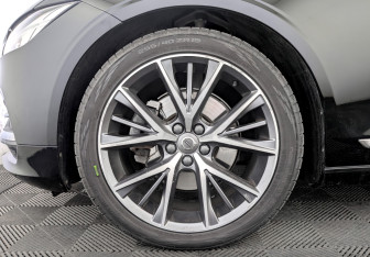Подержанный автомобиль Volvo S90 2020 года (18 фото)