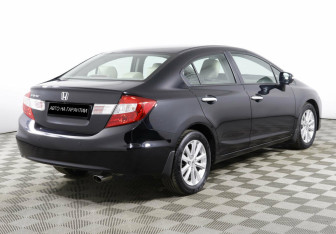 Подержанный автомобиль Honda Civic Sedan 2012 года (3 фото)