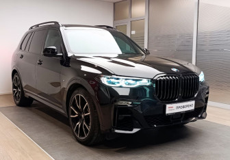 Подержанный автомобиль BMW X7 2021 года (3 фото)
