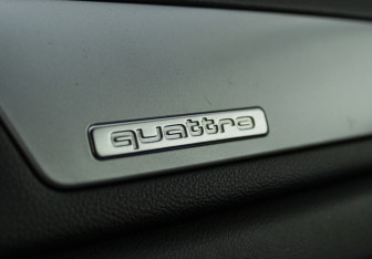 Подержанный автомобиль Audi Q3 2015 года (17 фото)