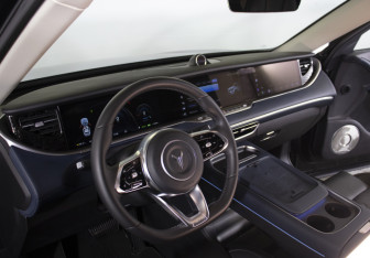 Подержанный автомобиль Voyah Free 2023 года (13 фото)