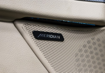 Подержанный автомобиль Jaguar XF Sedan 2017 года (14 фото)