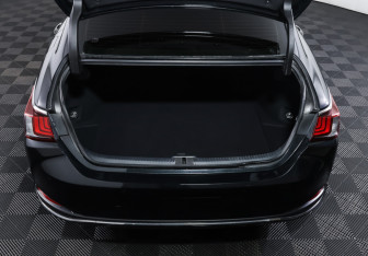 Подержанный автомобиль Lexus ES 2020 года (9 фото)