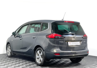 Подержанный автомобиль Opel Zafira Compactvan 2013 года (7 фото)