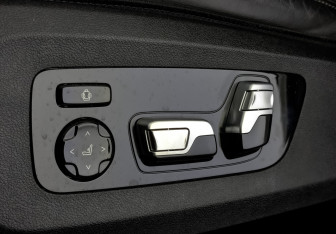 Подержанный автомобиль BMW X6 2020 года (26 фото)