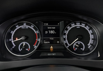 Подержанный автомобиль Skoda Rapid Liftback 2019 года (16 фото)