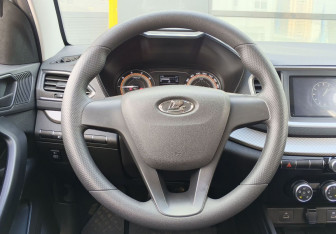 Подержанный автомобиль LADA (ВАЗ) Vesta Sedan 2024 года (14 фото)