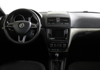 Подержанный автомобиль Skoda Yeti 2015 года (6 фото)