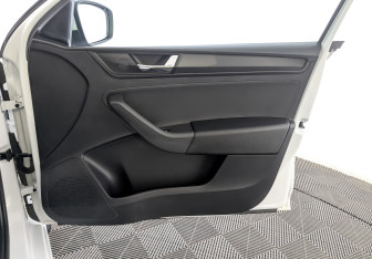 Подержанный автомобиль Skoda Rapid Liftback 2021 года (24 фото)