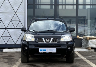 Подержанный автомобиль Nissan X-Trail 2005 года (2 фото)