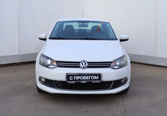 Подержанный автомобиль Volkswagen Polo Sedan 2012 года (2 фото)