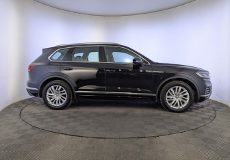 Подержанный автомобиль Volkswagen Touareg 2018 года (4 фото)