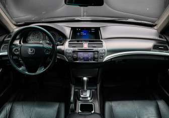 Подержанный автомобиль Honda Crosstour 2014 года (9 фото)