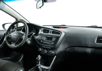 Подержанный автомобиль Kia Ceed Wagon 2015 года (5 фото)