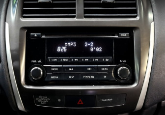 Подержанный автомобиль Mitsubishi ASX 2013 года (14 фото)