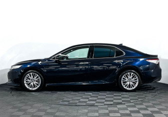 Подержанный автомобиль Toyota Camry Sedan 2018 года (8 фото)