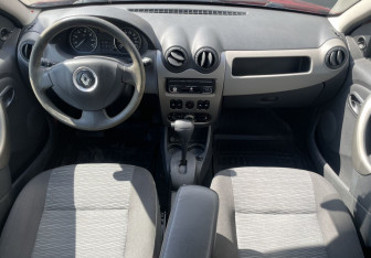 Подержанный автомобиль Renault Sandero 2011 года (10 фото)