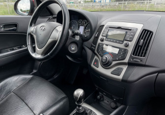 Подержанный автомобиль Hyundai i30 Hatchback 2009 года (9 фото)