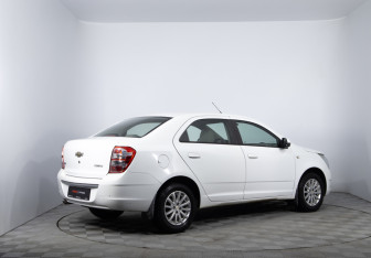 Подержанный автомобиль Chevrolet Cobalt Sedan 2014 года (5 фото)
