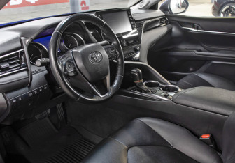 Подержанный автомобиль Toyota Camry Sedan 2021 года (16 фото)