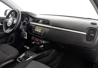 Подержанный автомобиль Kia Rio Hatchback 2019 года (13 фото)