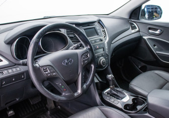 Подержанный автомобиль Hyundai Santa Fe 2017 года (9 фото)