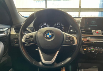 Подержанный автомобиль BMW X1 2018 года (17 фото)