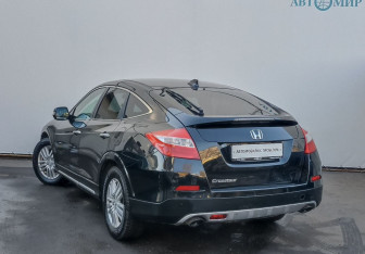 Подержанный автомобиль Honda Crosstour 2013 года (7 фото)