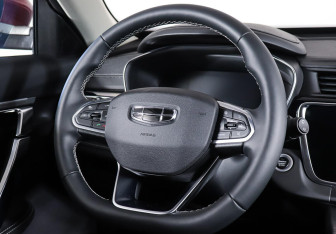 Подержанный автомобиль Geely Atlas Pro 2023 года (12 фото)