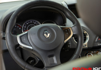 Подержанный автомобиль Renault Koleos 2013 года (10 фото)