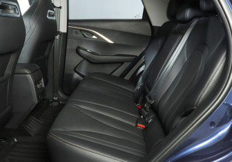 Подержанный автомобиль Omoda C5 2023 года (10 фото)