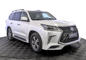 Подержанный автомобиль Lexus LX 2019 года (3 фото)