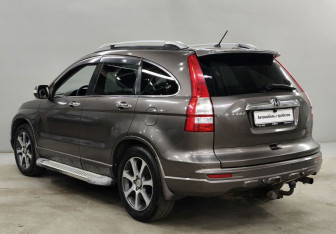 Подержанный автомобиль Honda CR-V 2012 года (7 фото)