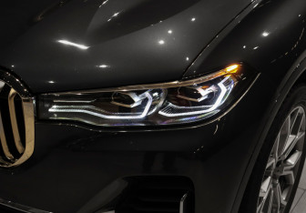 Подержанный автомобиль BMW X7 2020 года (30 фото)
