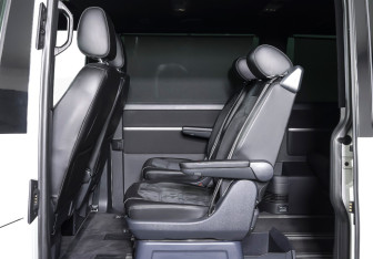 Подержанный автомобиль Volkswagen Multivan 2016 года (12 фото)