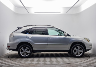 Подержанный автомобиль Lexus RX 2004 года (4 фото)
