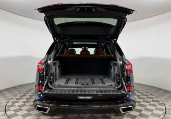 Подержанный автомобиль BMW X5 2019 года (23 фото)