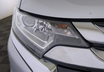 Подержанный автомобиль Mitsubishi Outlander 2016 года (11 фото)