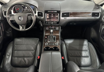 Подержанный автомобиль Volkswagen Touareg 2013 года (9 фото)